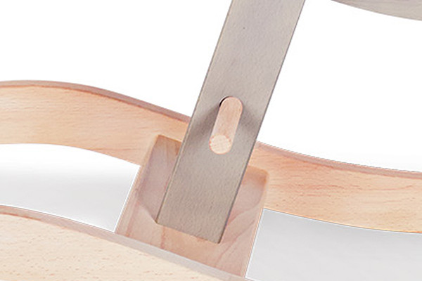 Houten voetensteunen.