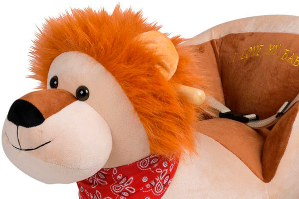 Pluche kop met zachte manen.