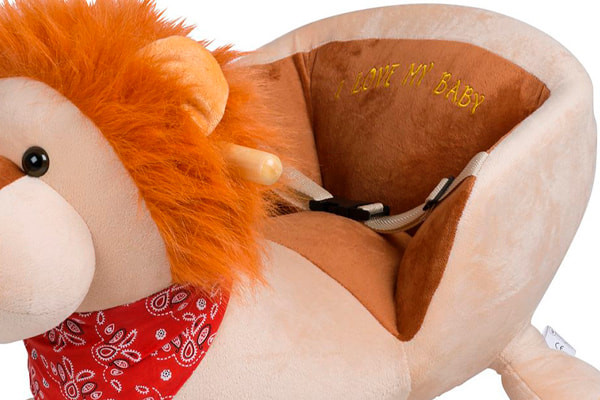 Voorzien van een stevig zitje.