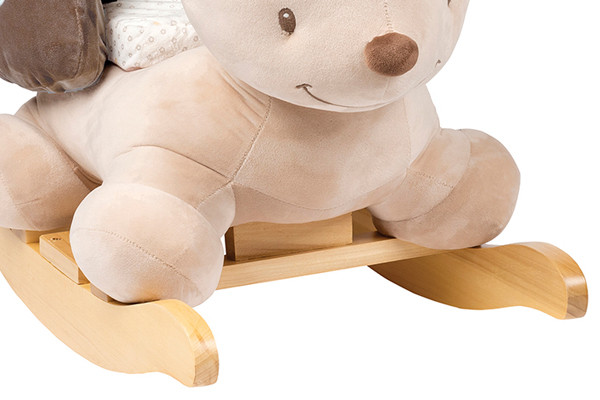 Voorzien van een houten onderstel.