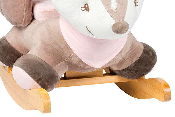 Voorzien van een houten onderstel.