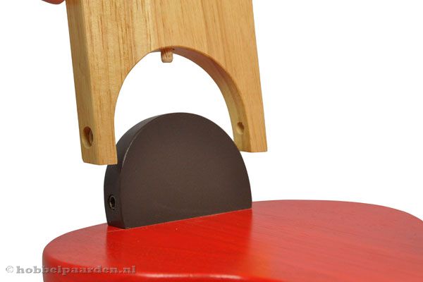 Met vaste bruine rugleuning.