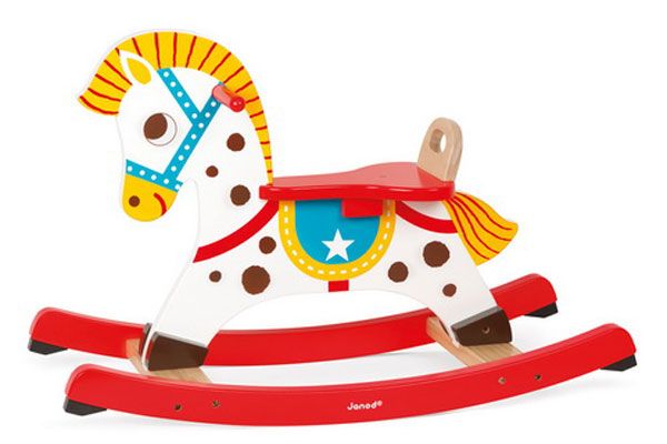 Vrolijk gekleurd houten hobbelpaard.